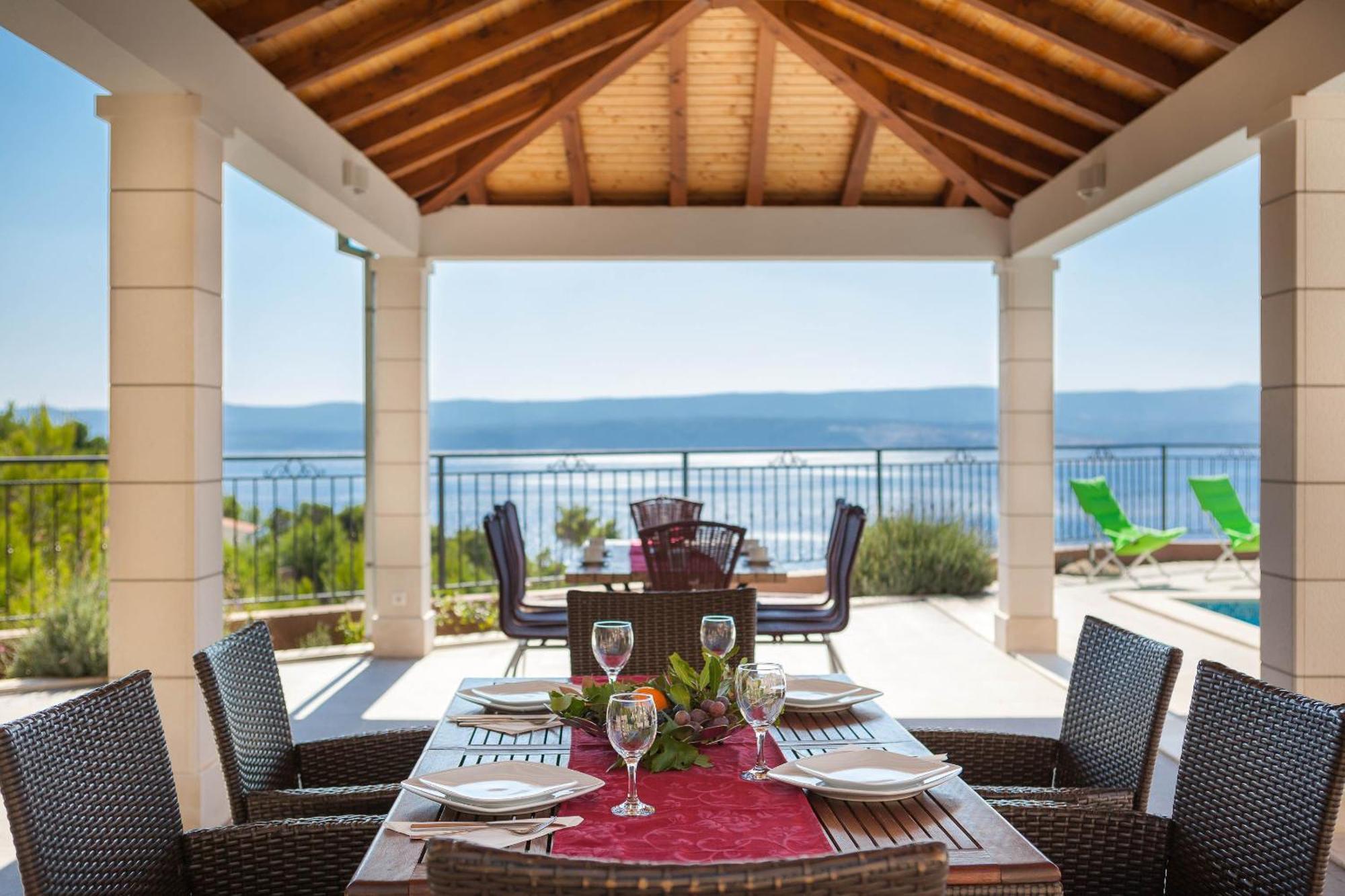 Beachfront Apartments Lara Omis Exterior photo