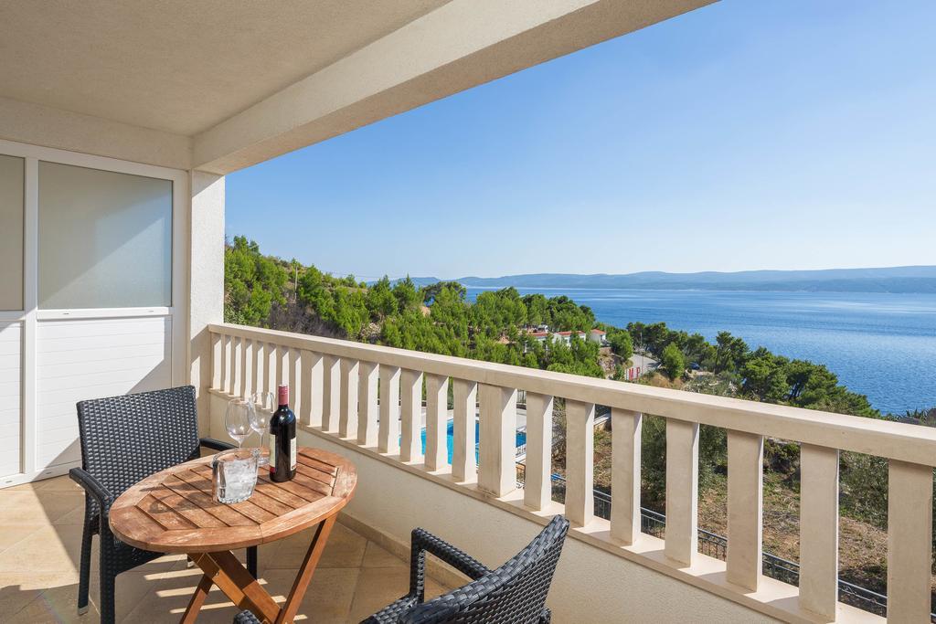 Beachfront Apartments Lara Omis Exterior photo