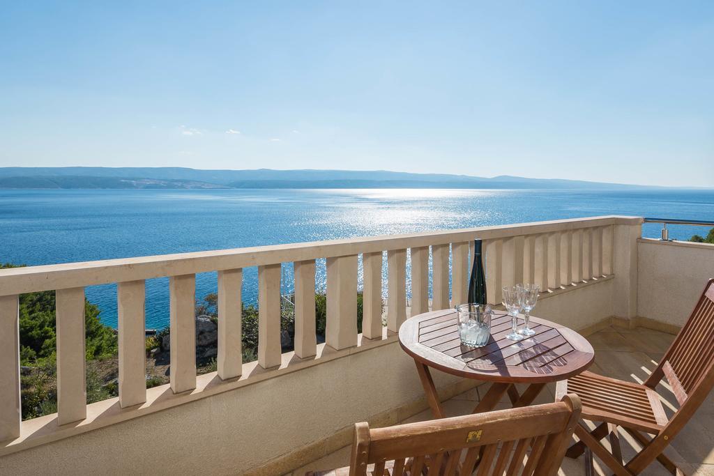 Beachfront Apartments Lara Omis Exterior photo