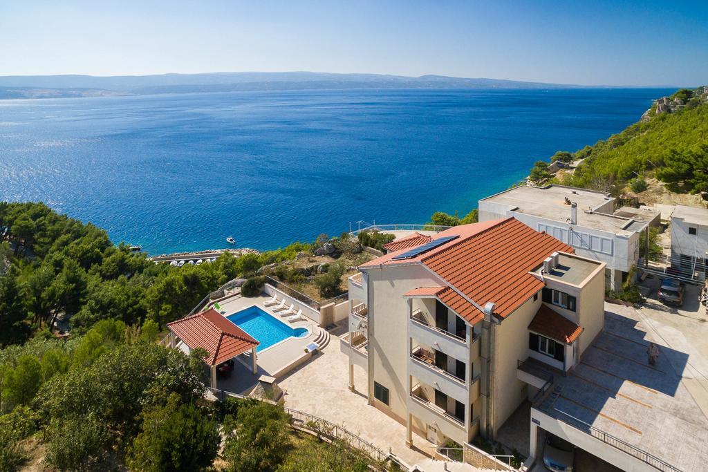 Beachfront Apartments Lara Omis Exterior photo