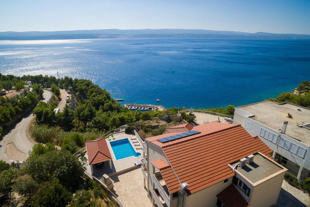 Beachfront Apartments Lara Omis Exterior photo