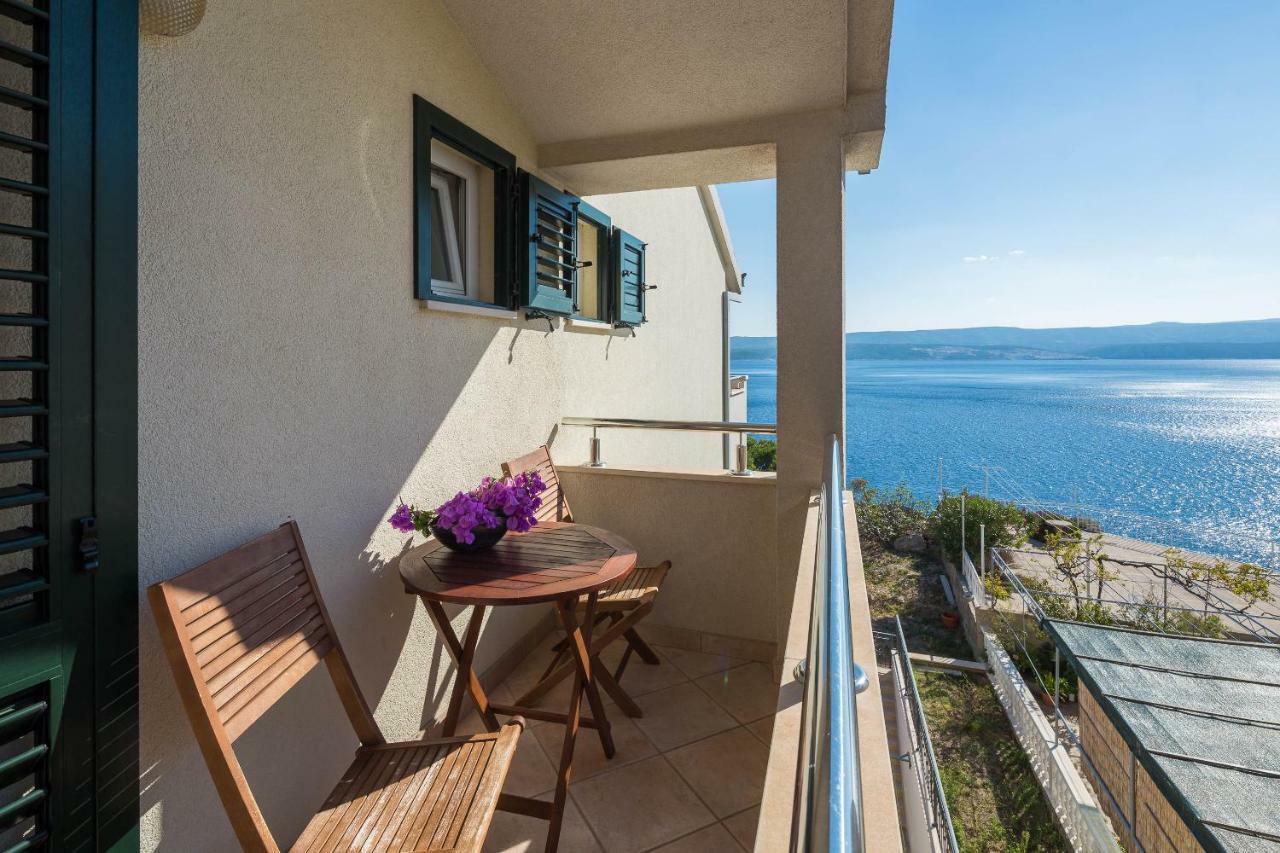 Beachfront Apartments Lara Omis Room photo